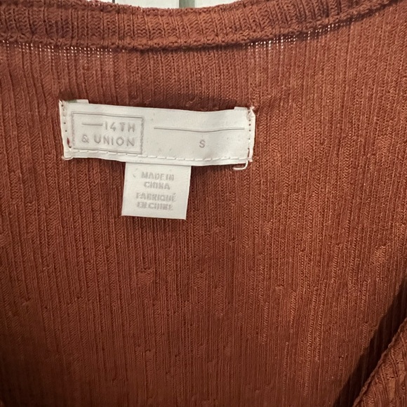 Rust colored blouse - Picture 2 of 3